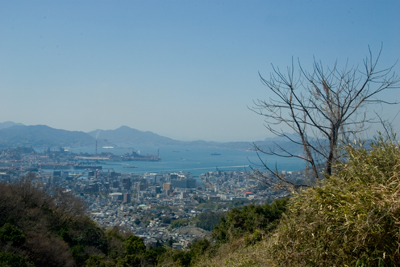 灰ヶ峰中腹からの広島県呉市